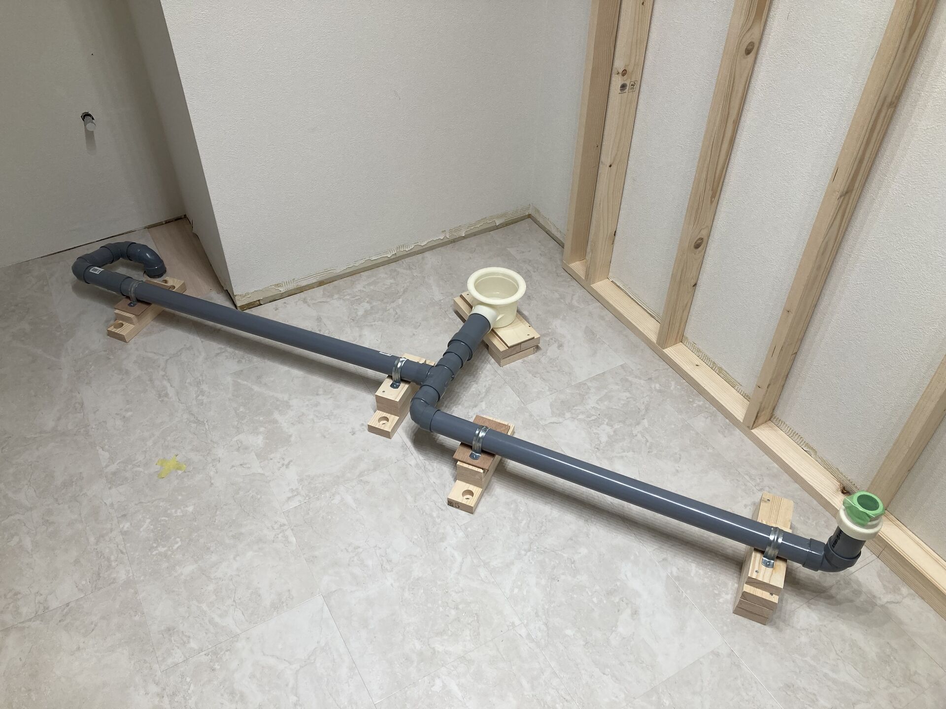 マツエク店舗内の洗濯機置き場＆洗面所造作
